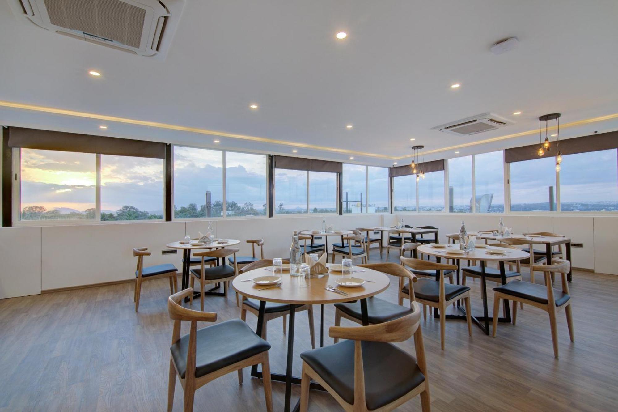 Super Townhouse Global Village Tech Park Near Kengeri Bus Terminal Metro Station Bangalore Esterno foto