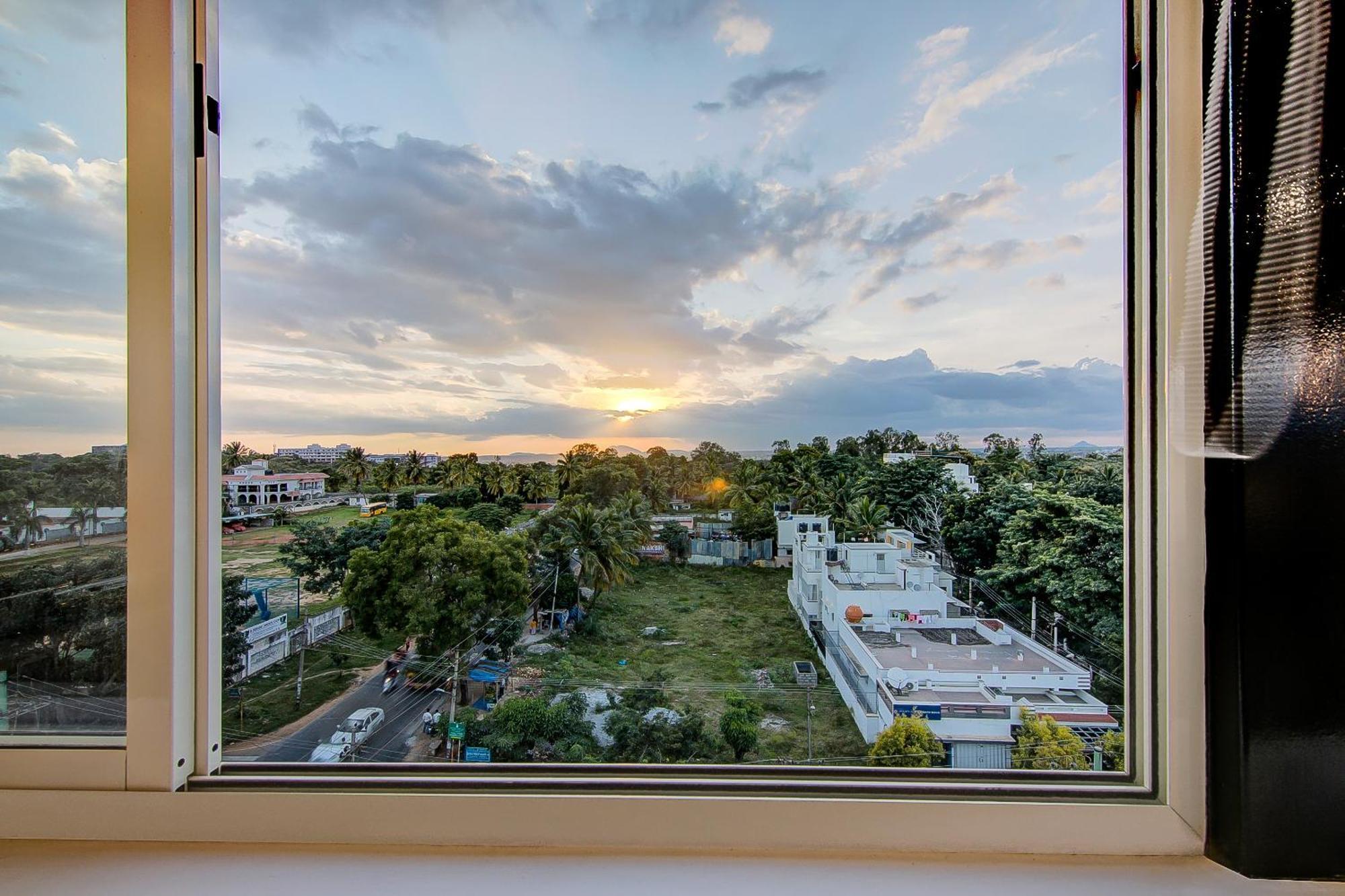Super Townhouse Global Village Tech Park Near Kengeri Bus Terminal Metro Station Bangalore Esterno foto