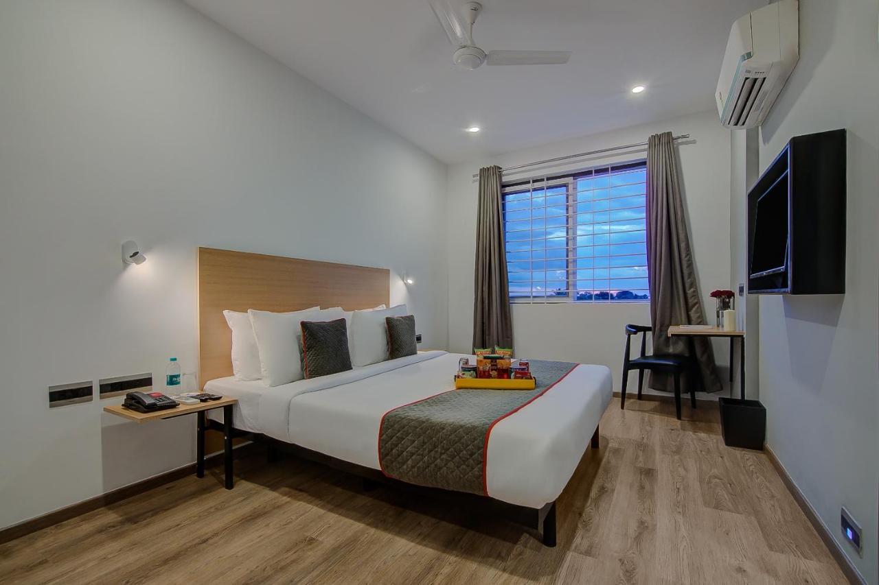 Super Townhouse Global Village Tech Park Near Kengeri Bus Terminal Metro Station Bangalore Esterno foto